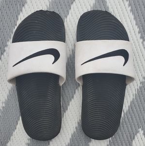 Nike boys Benassi Slides
